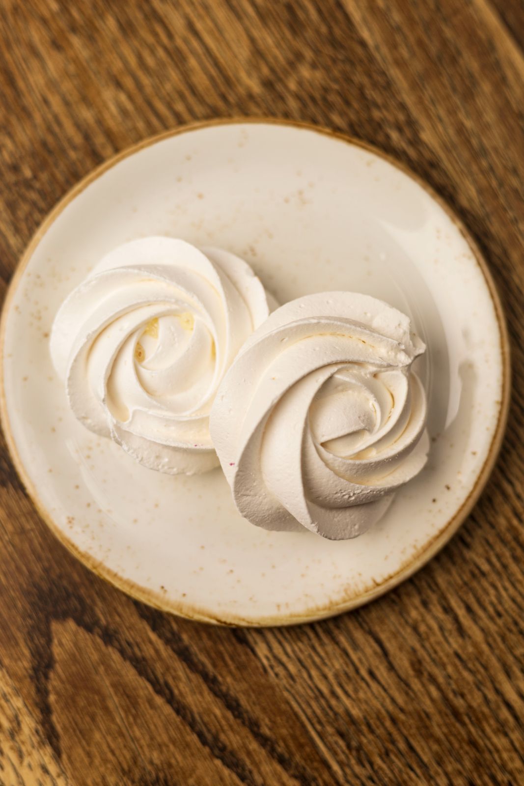 Безе карамельне / Caramel Meringue Безе карамельне / Caramel Meringue