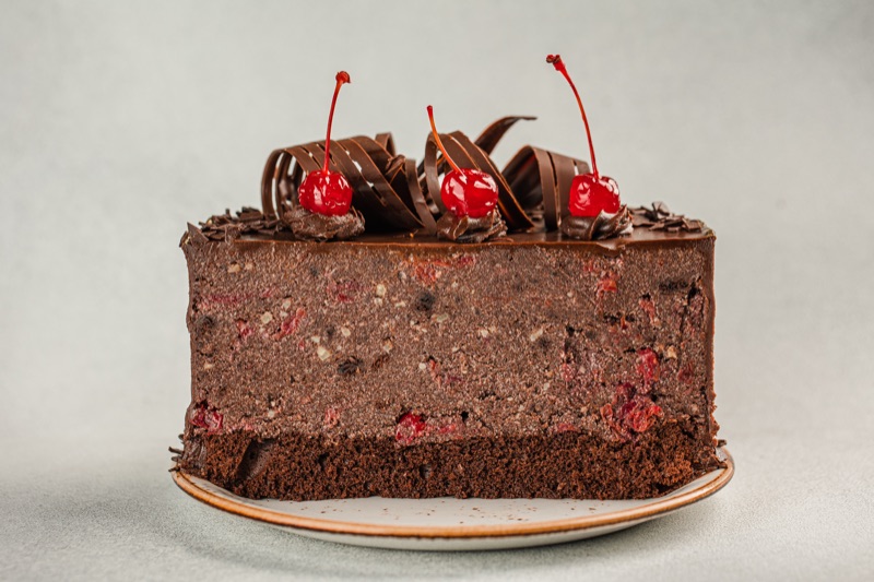 Половинка тортика П`яна вишня/1130 г